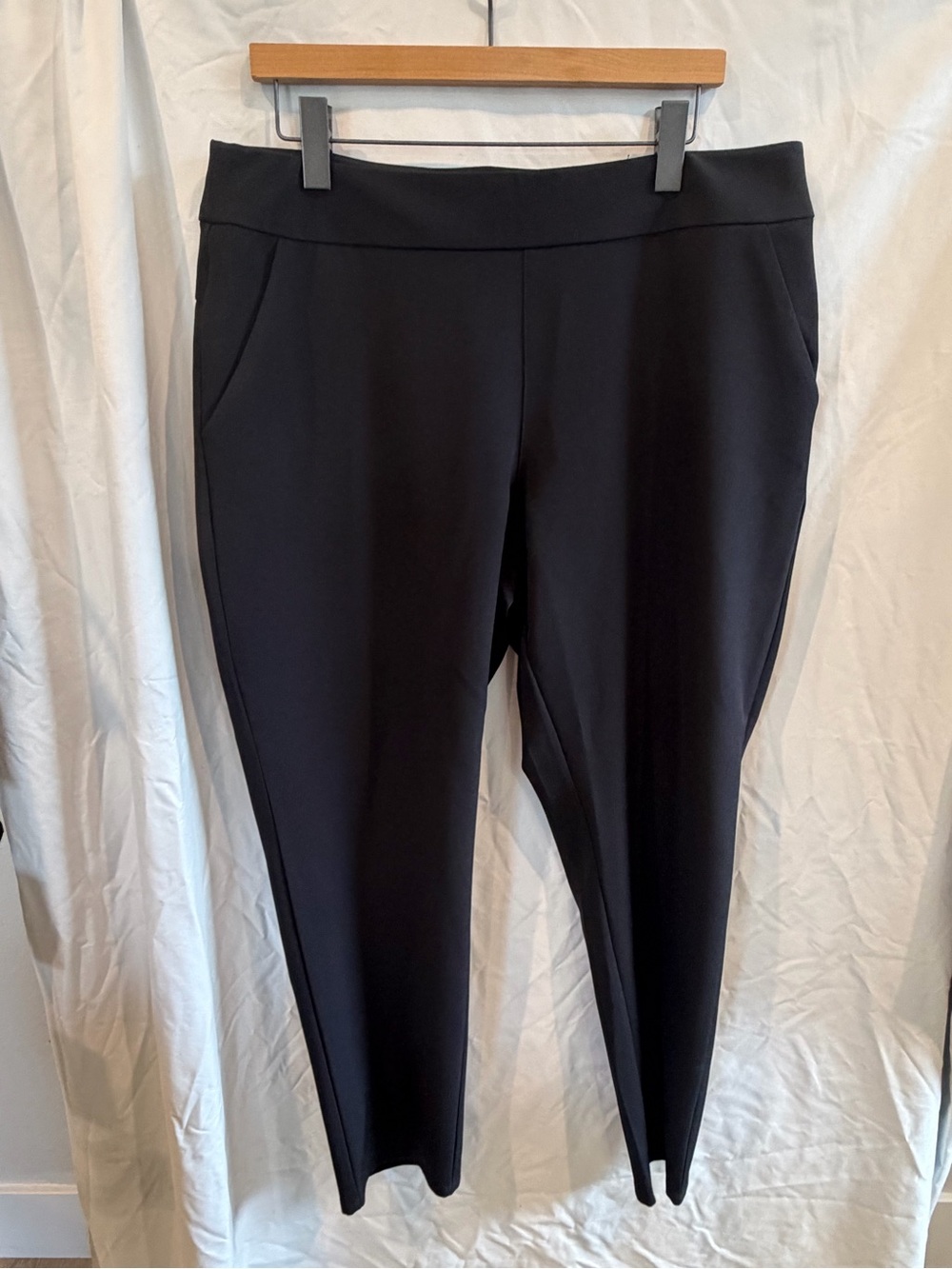 Tommy Bahama Black Skinny Ponte Pull-On Pants